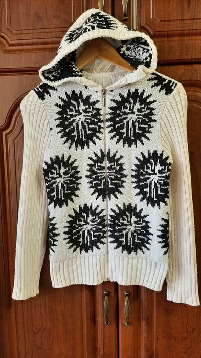 Вязаная кофта на молнии