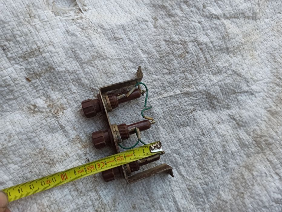 Блок запобіжників предохранителей для електроприборів