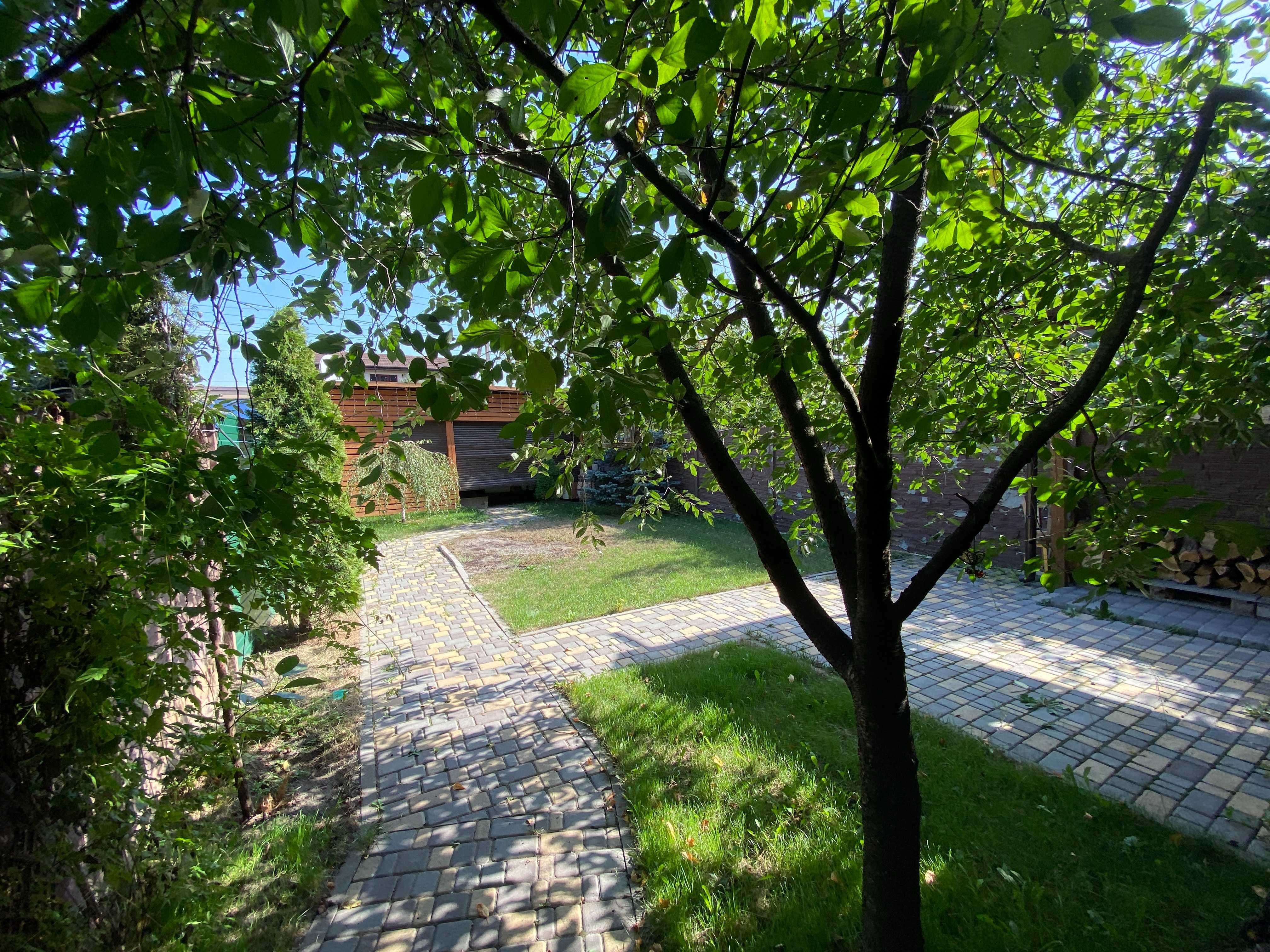 Продам окремий будинок з ремонтом в Стоянці, 150м2, 4 сотки землі