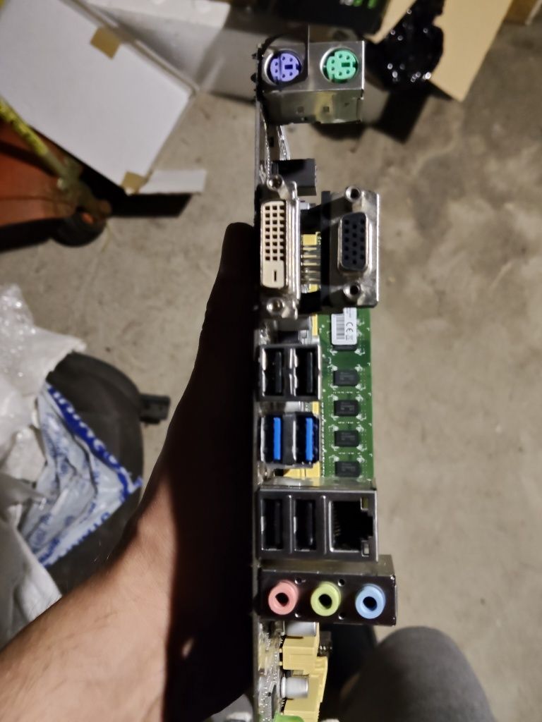 Płyta główna Asus HB1M-E procesor i5 i ram 8gb