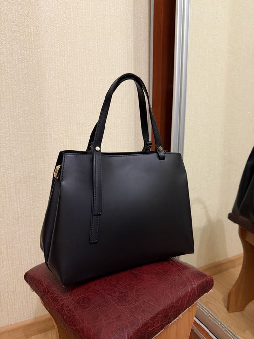 Сумка жіноча класична, чорна