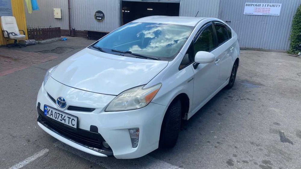 Оренда з правом викупом Київ. Toyota Prius 2013