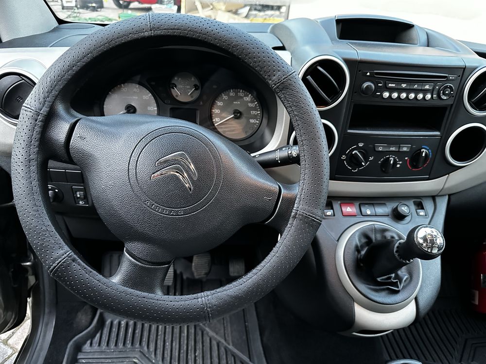 Zarejestrowany Citroen Berlingo II Multispace 1.6 HDI niski przebieg
