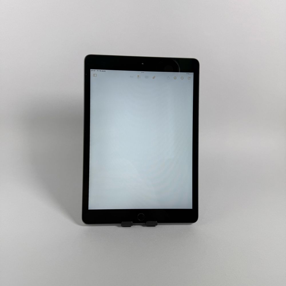 Планшет Apple iPad айпад 8 10.2 2020 32GB для детей работы игр