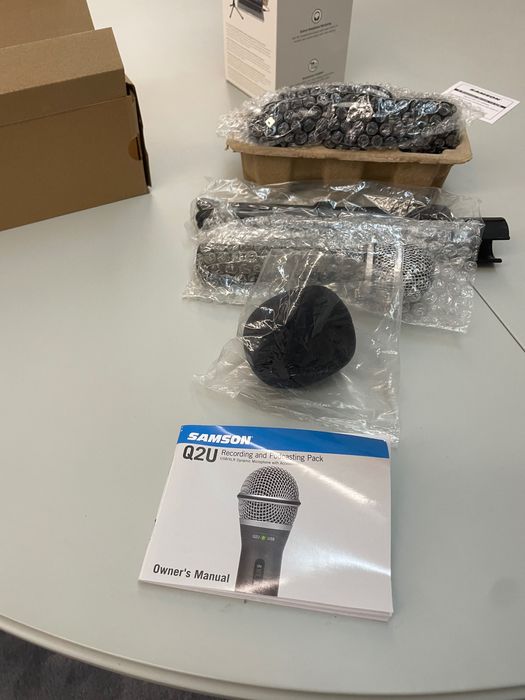 Samson Q2U – Microfone Dinâmico USB/XLR (Novo, c/ acessórios e caixa)