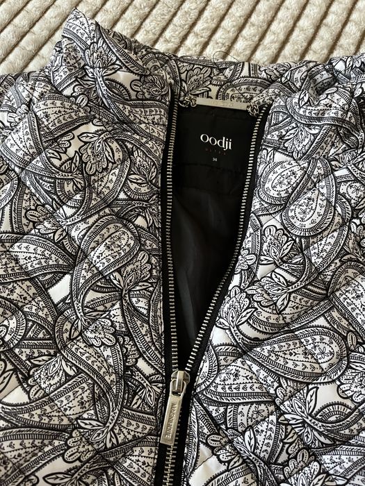 Жіночі напівкуртки Odjii 36. В стані нових.