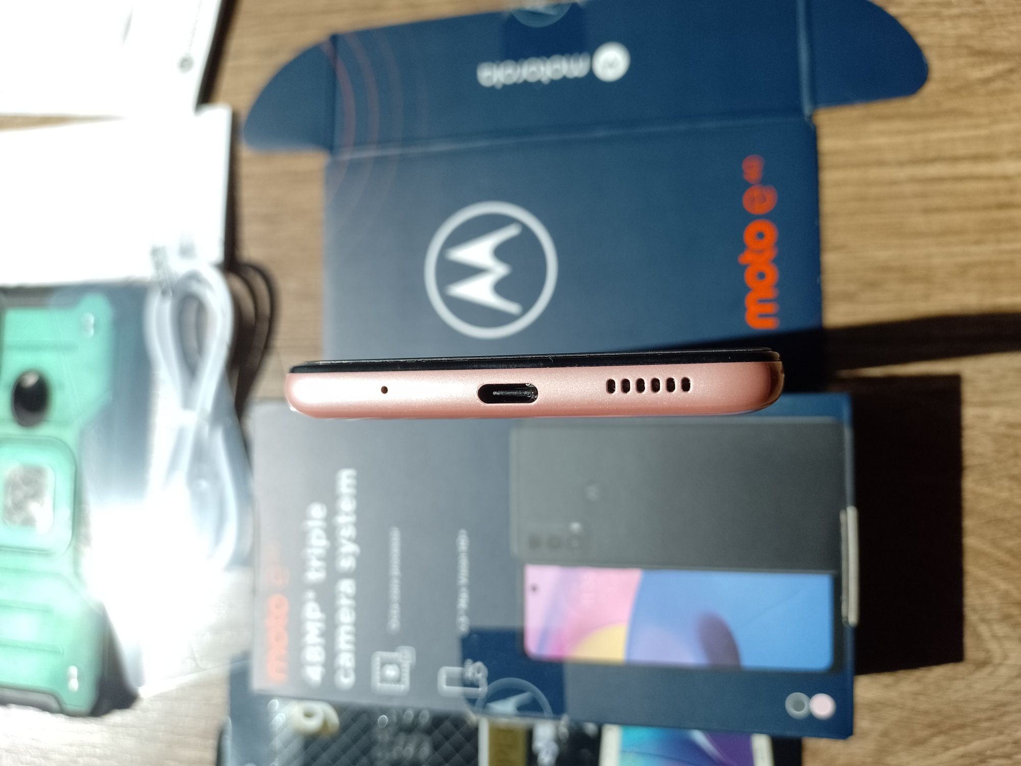 Motorola e40 różowa 6/64GB 6,5" Idealny Bateria 5000 mAh aparat 48 MPi