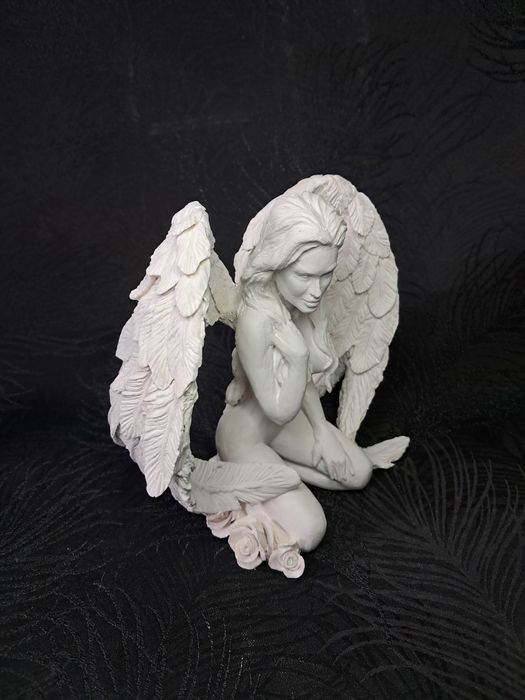 Статуетка дівчина ангел.
