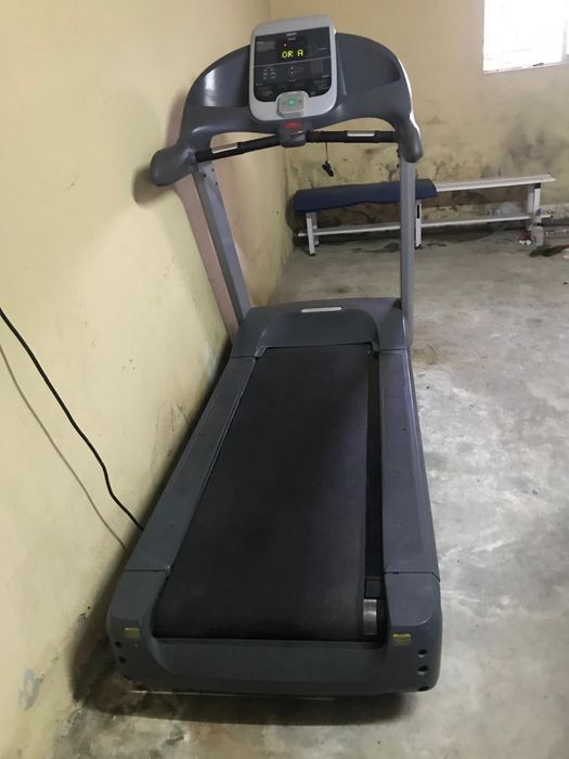 Passadeira profissional marca Precor 954i