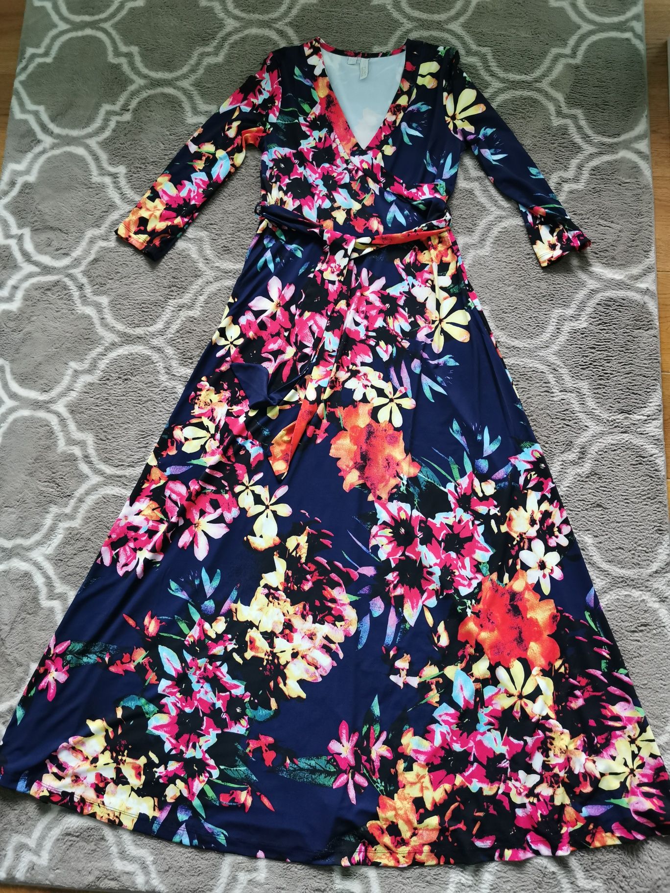 Sukienka maxi w kwiaty rozmiar M/L