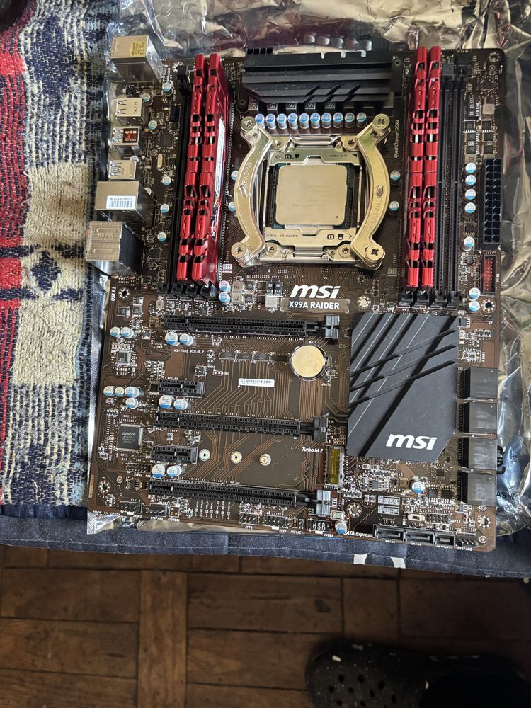 Vendo bord msi com cpu i7 5820z com memorias