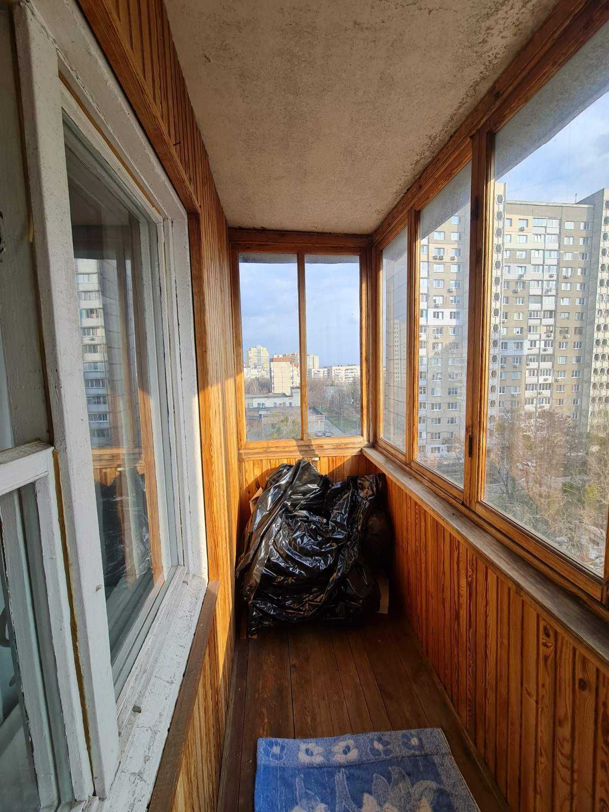 Продам 3 кім. квартиру пров.Квітневий 7, ТРЦ Ретровіль.