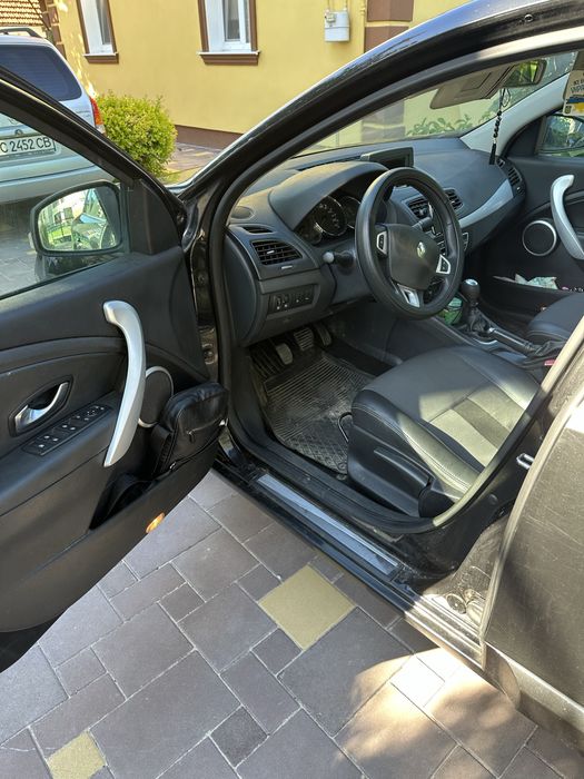 Рено флюєнс 2010