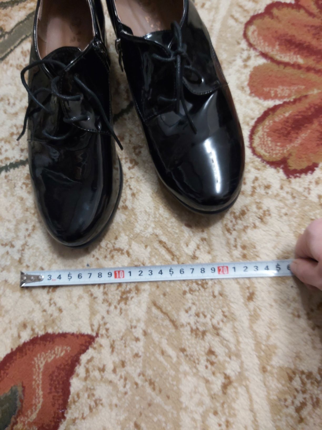 Продам женскую обувь 42 размер