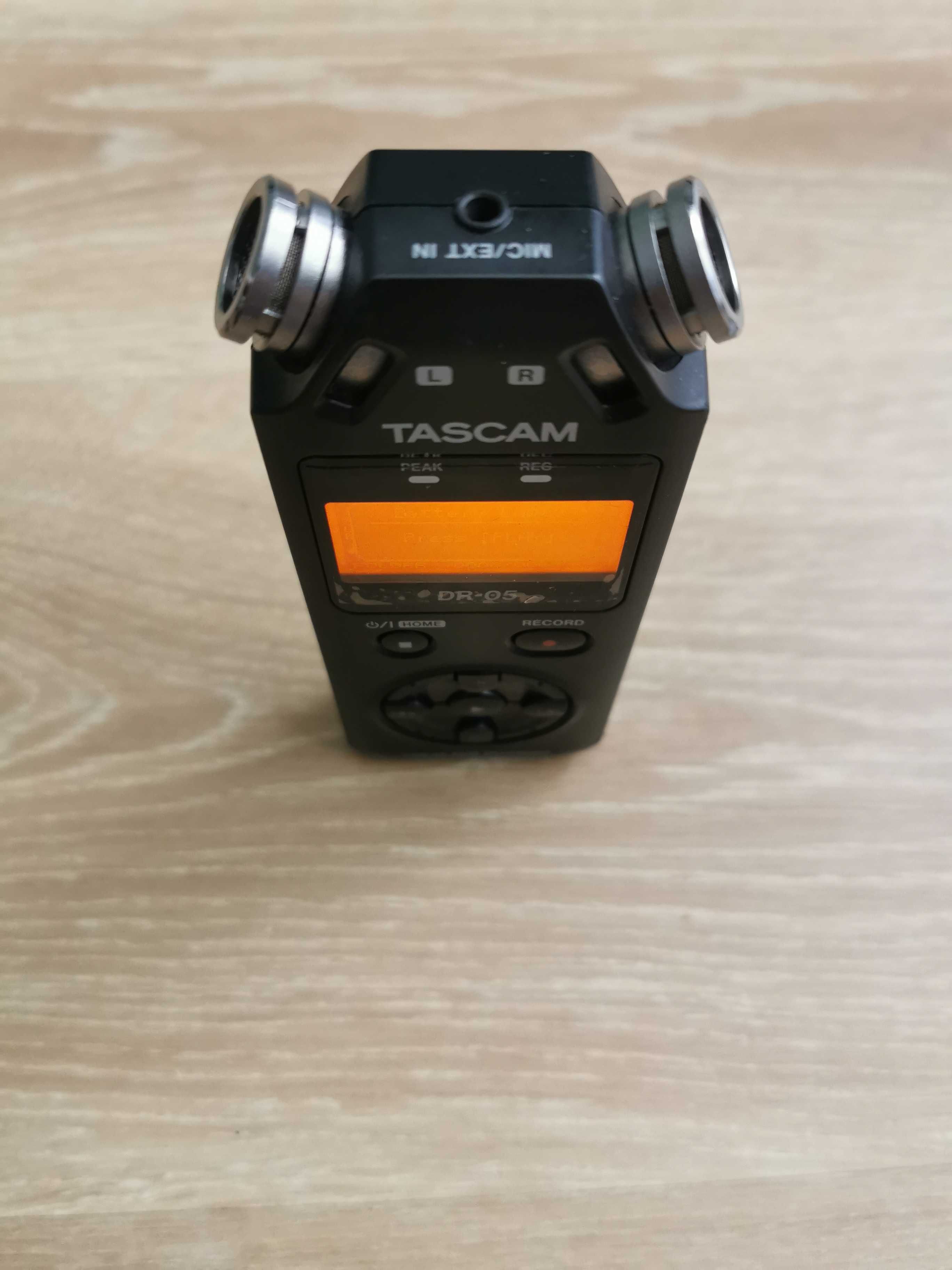 Rejestrator dźwięku Tascam DR-05