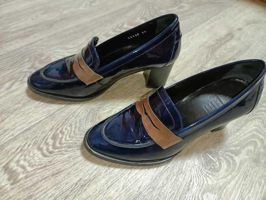 Лоферы кожаные  36 р. 23 см стелька , женские  туфли Испания Pertini