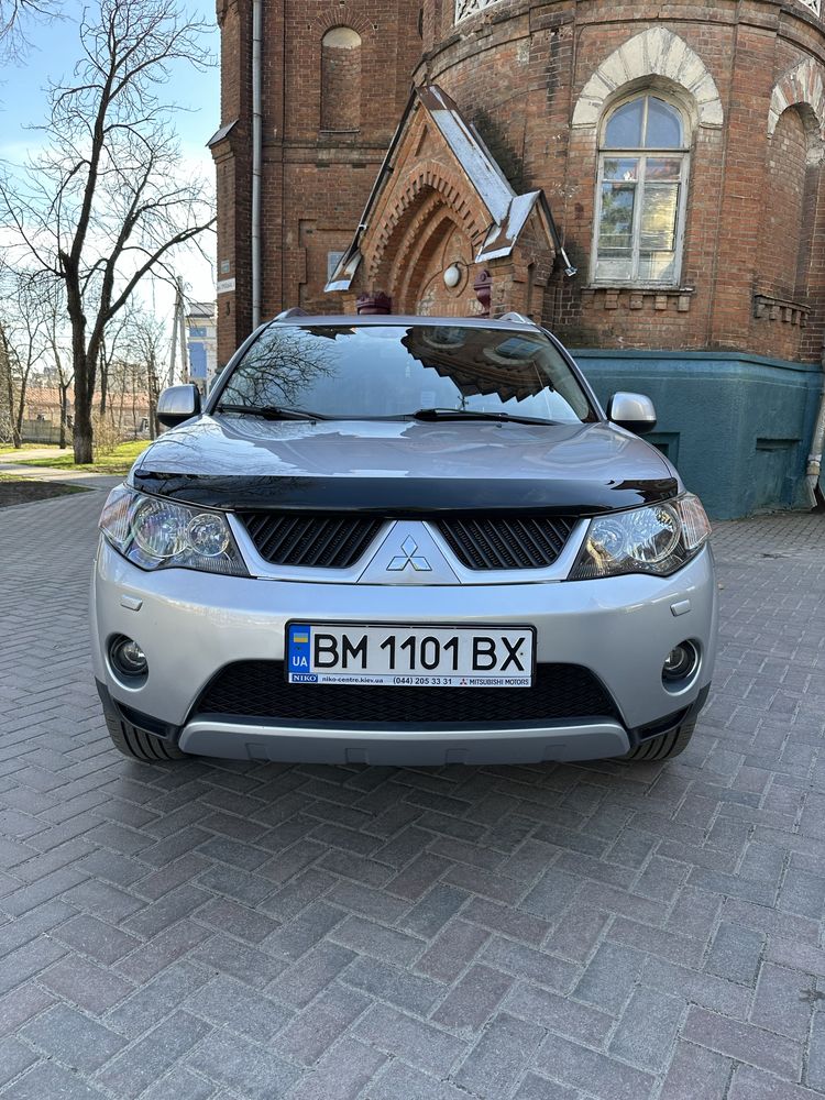 Mitsubishi Outlander XL