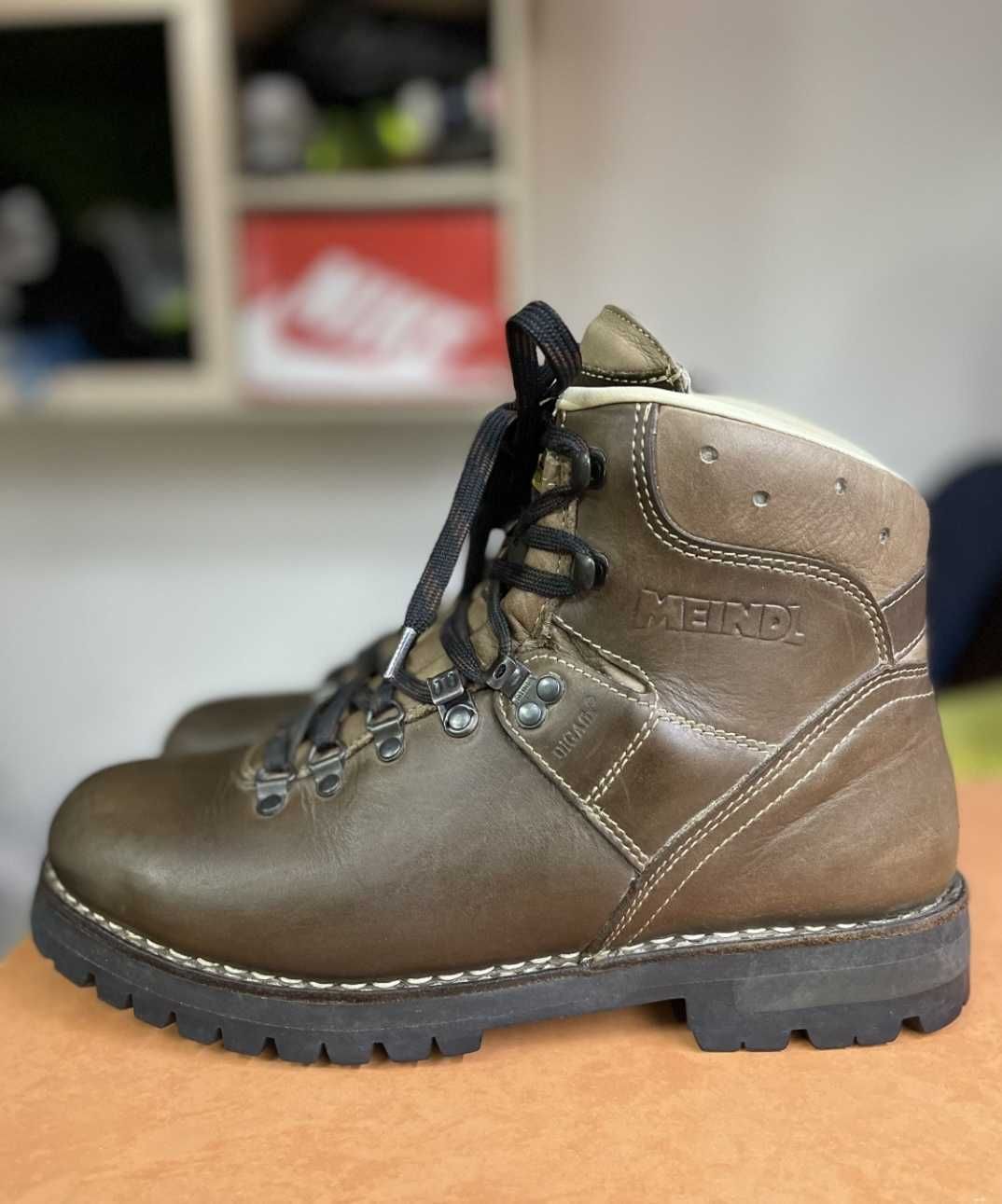 Meindl Чоловічі черевики ботінки розмір 43.5 (28см) 11 Vibram підошва