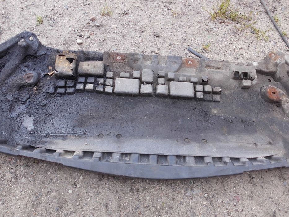 Mercedes W204 osłona pod Zderzak Spoiler