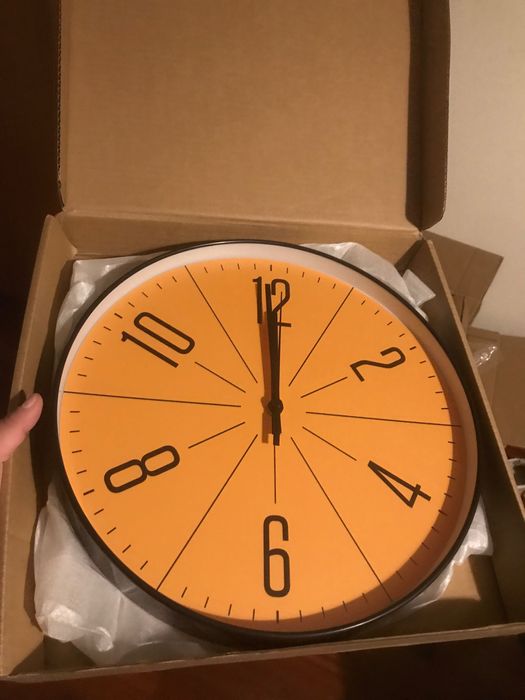 Relógio novo de parede