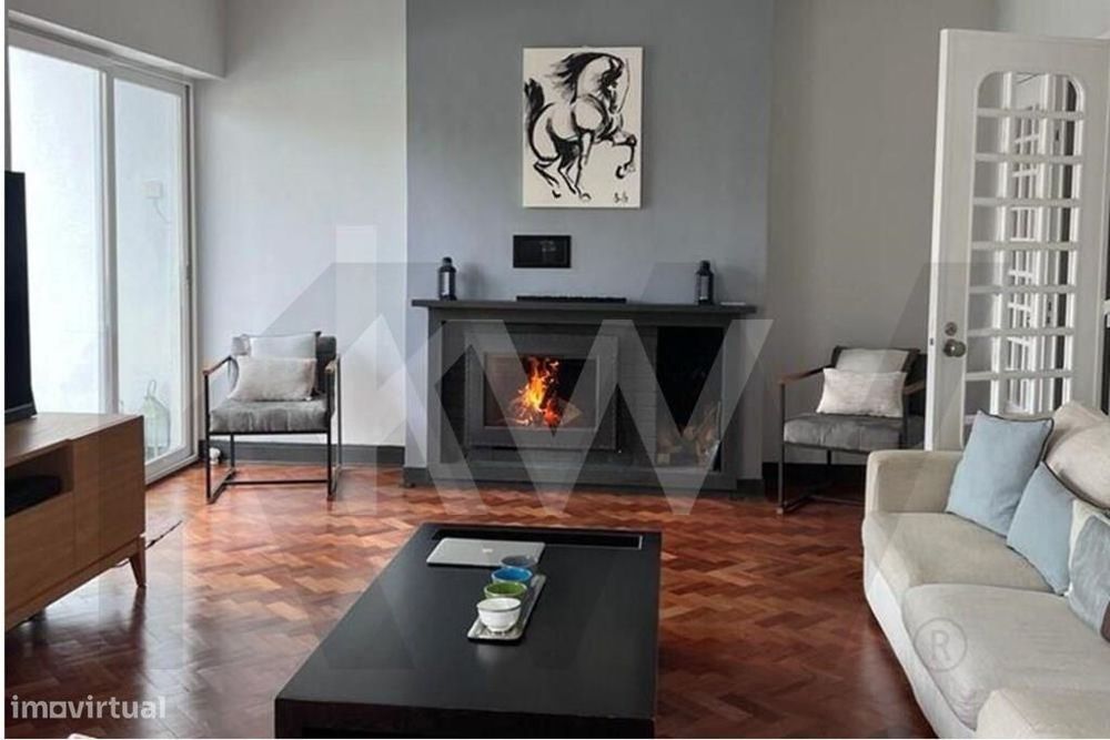 Moradia T4+1 para arrendamento no prestigiado Bairro do Rosário