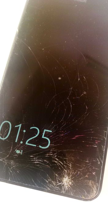 Telemóvel smartphone Microsoft Lumia 640 XL LTE C/ Defeito