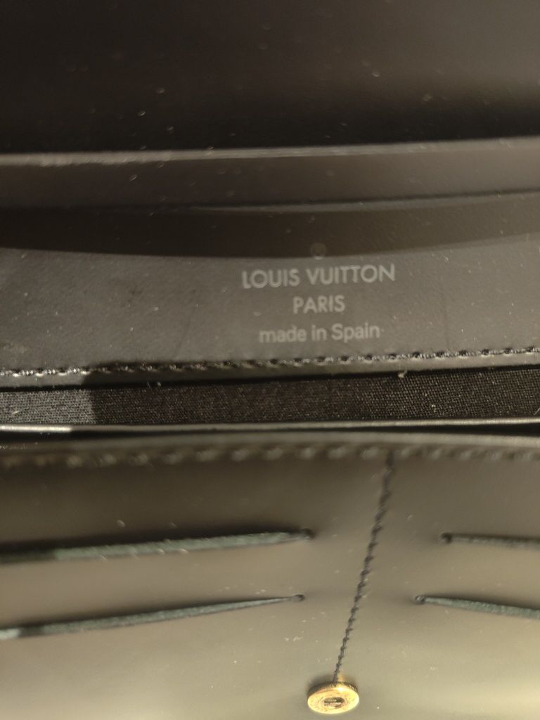 Bolsa Louis Vuitton preta