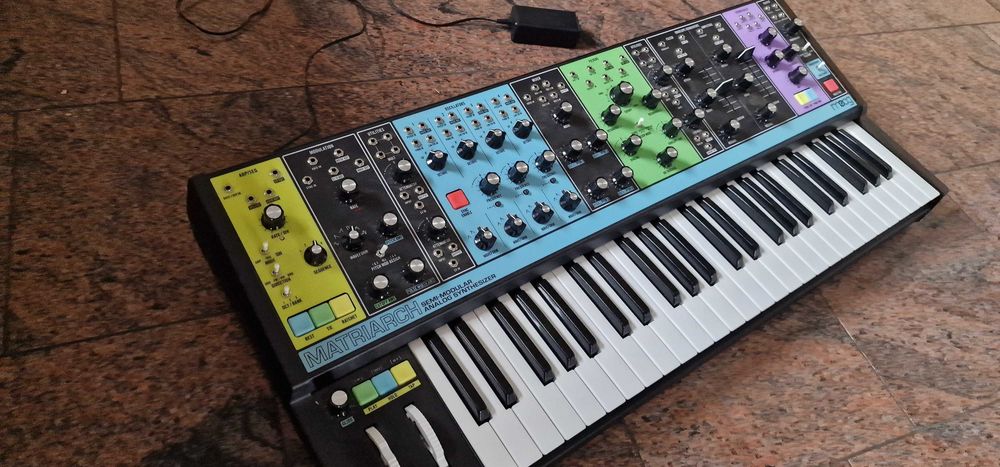moog matriach syntezator