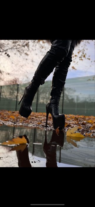 Стріпи  (ботфорди лакові)