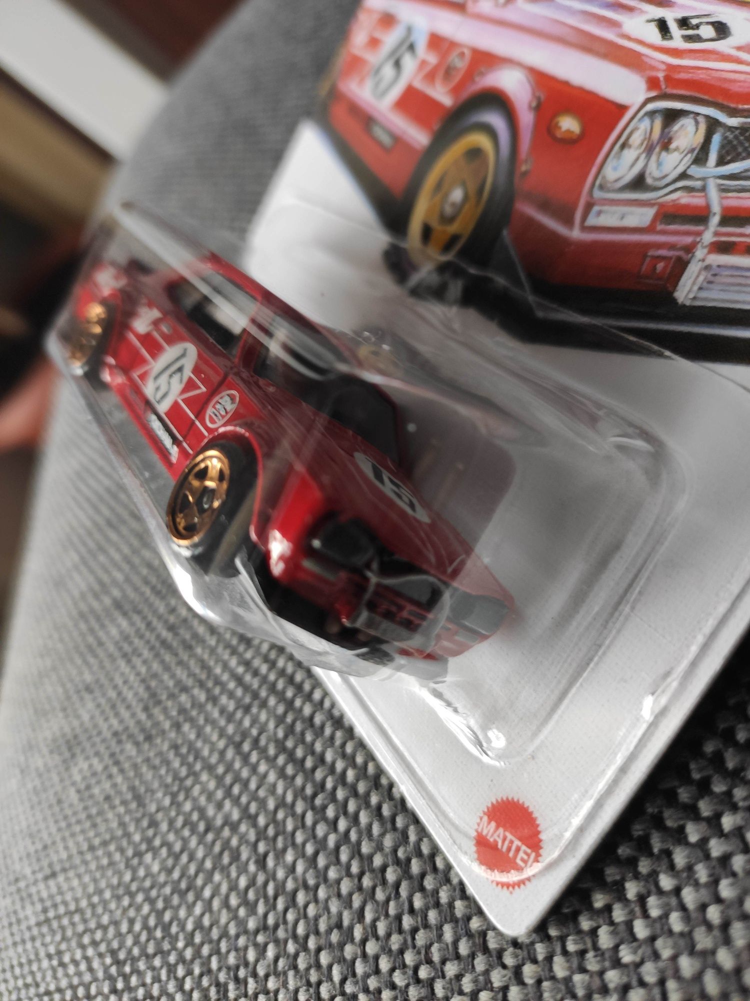 Hot Wheels Nissan Skyline HT 2000GT-X (J-IMPORTS) HWR57