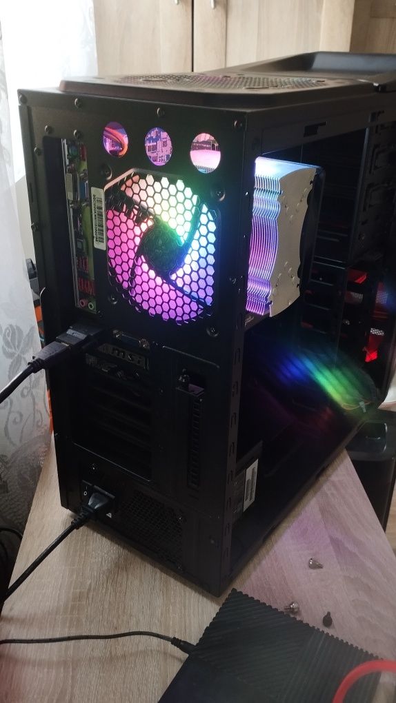 Komputer i7 GTX .