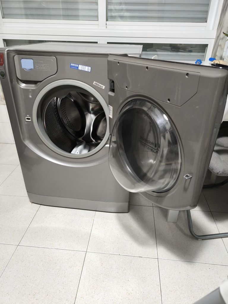 Máquina de lavar roupa Ariston Hotpoint - muito bom estado