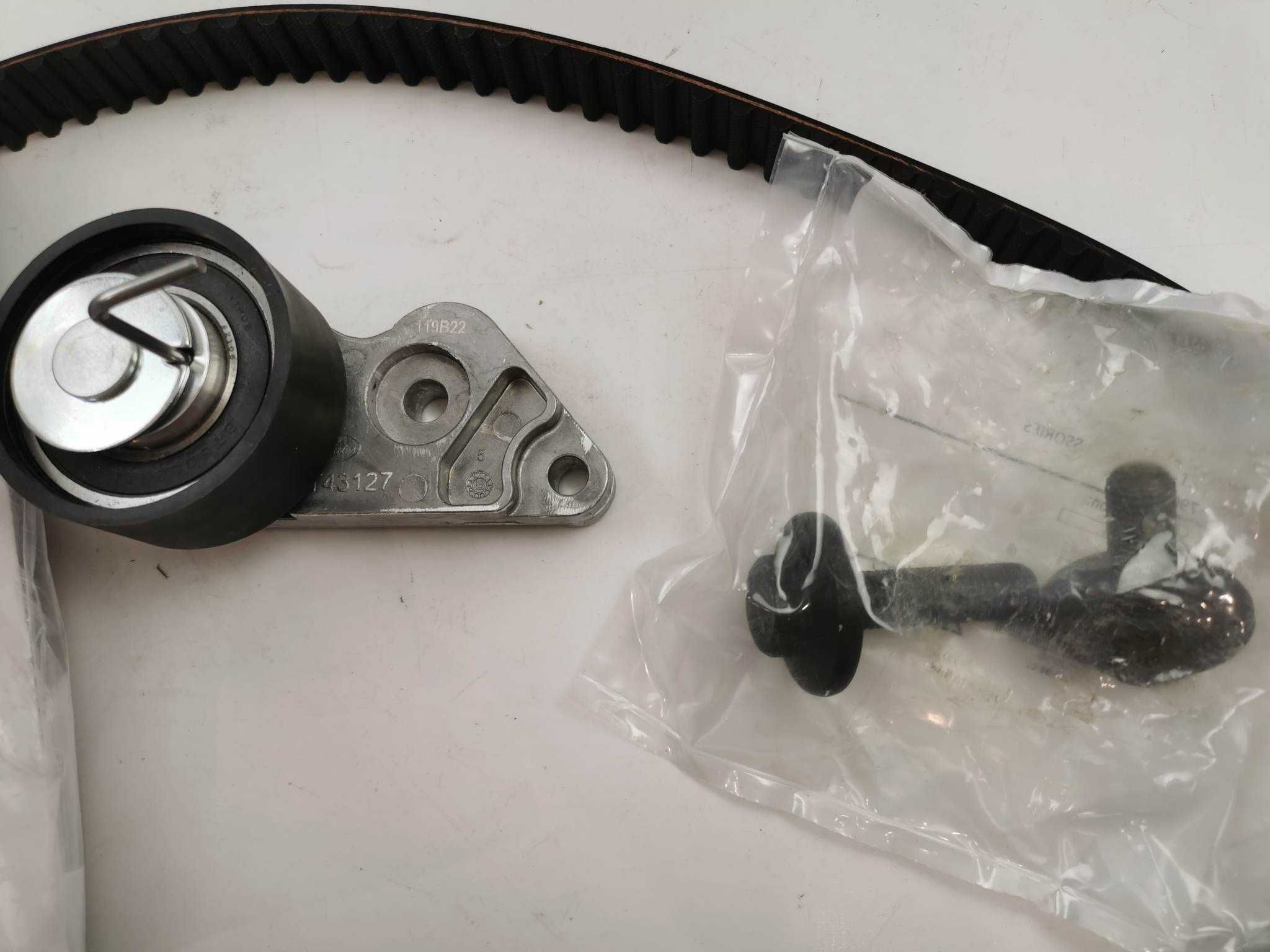Zestaw rozrządu Gates + pompa wody  Focus MK 1 2  fiesta