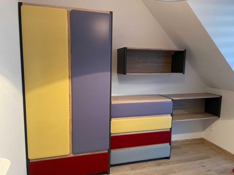 Zestaw mebli do pokoju (szafa, komoda, 2 szafki wiszące)-stan idealny!