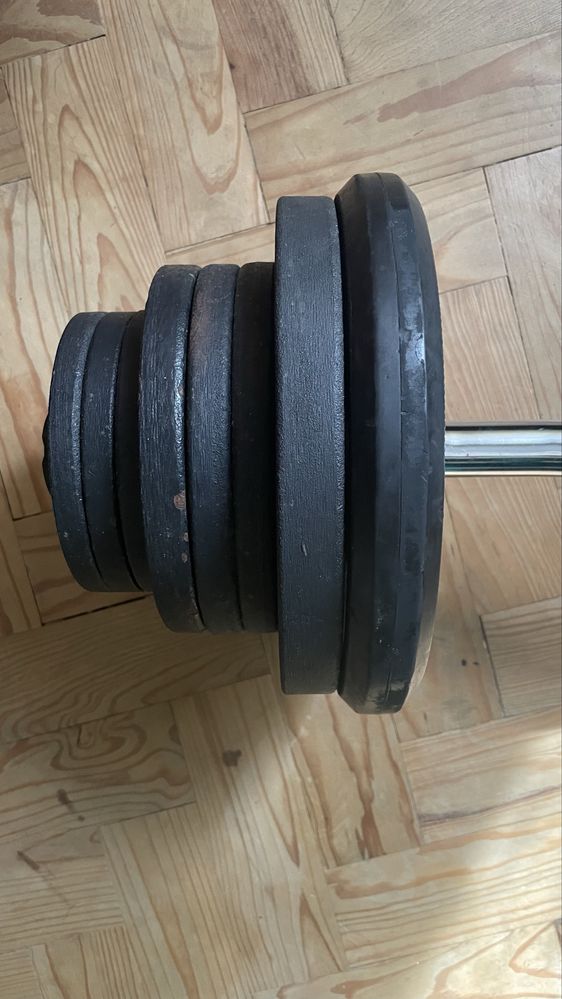 Barra de exercicios W com 34k de pesos.