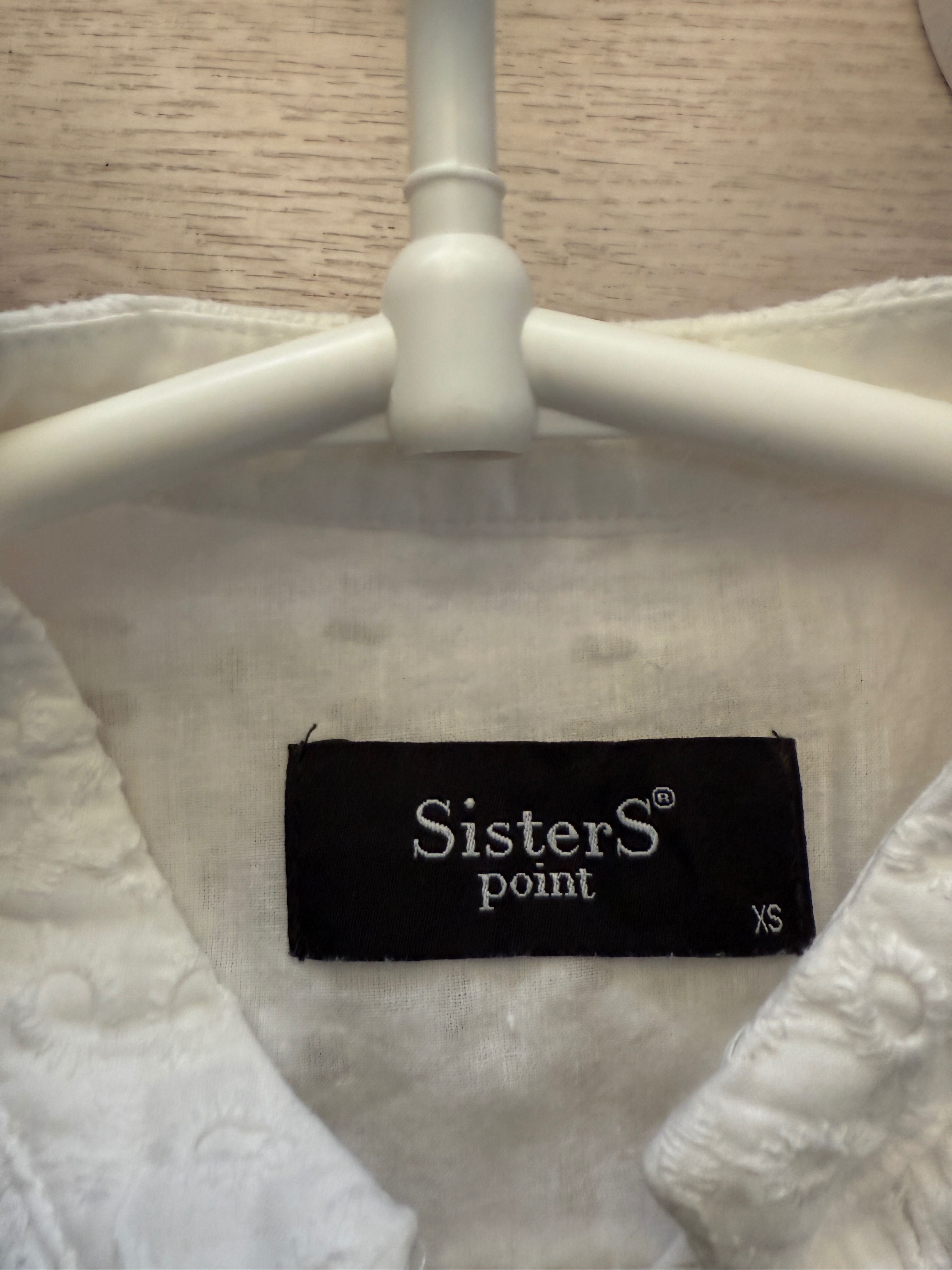 Bawełniana ażurowa biała sukienka ze stójką XS, Sister’s Point