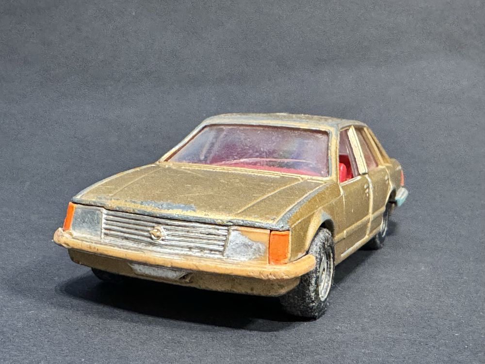 Opel Senator Corgi