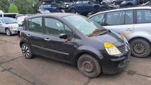 błotnik prawy przód Renault Modus