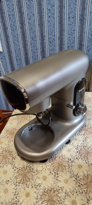 Продам кухонный комбайн