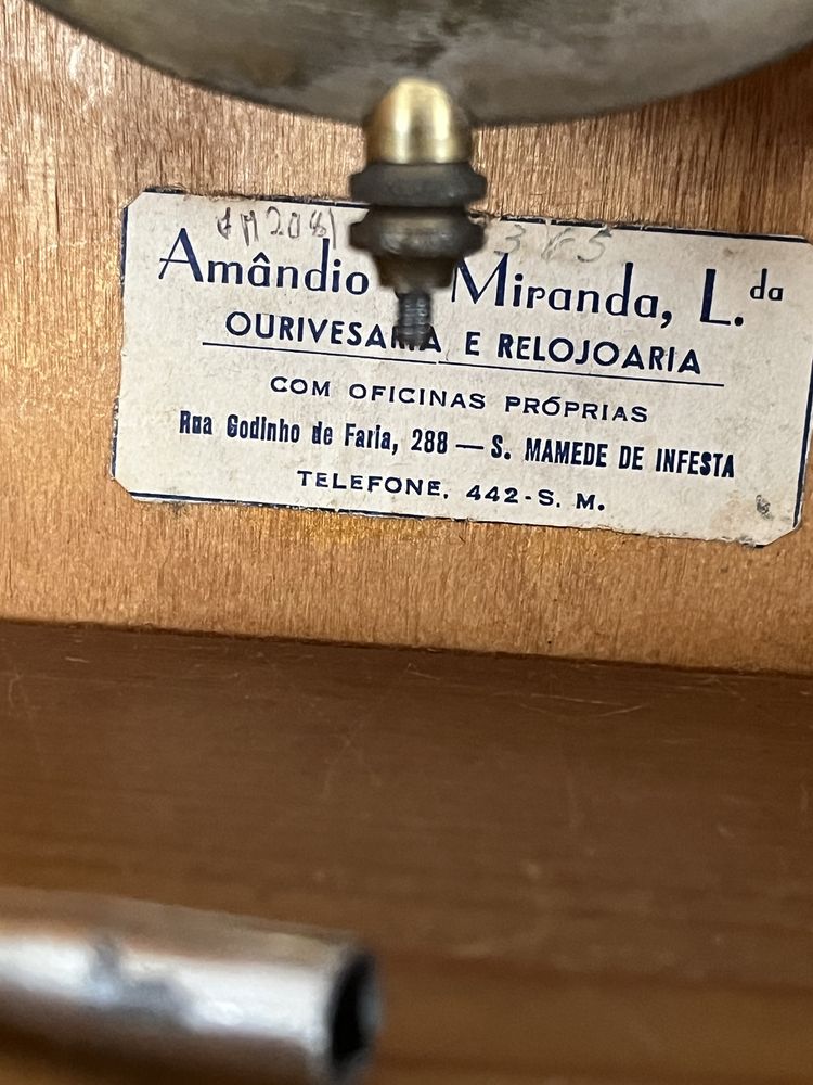 Relogio de parede antigo impecavel tres cordas
