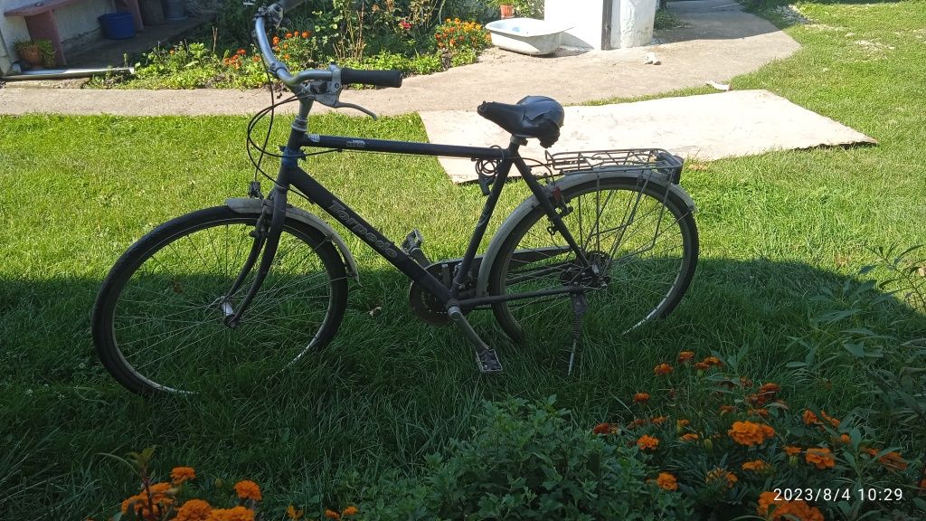 Продається велосипед потребує ремонту ціна 1000 грн  можливий торг