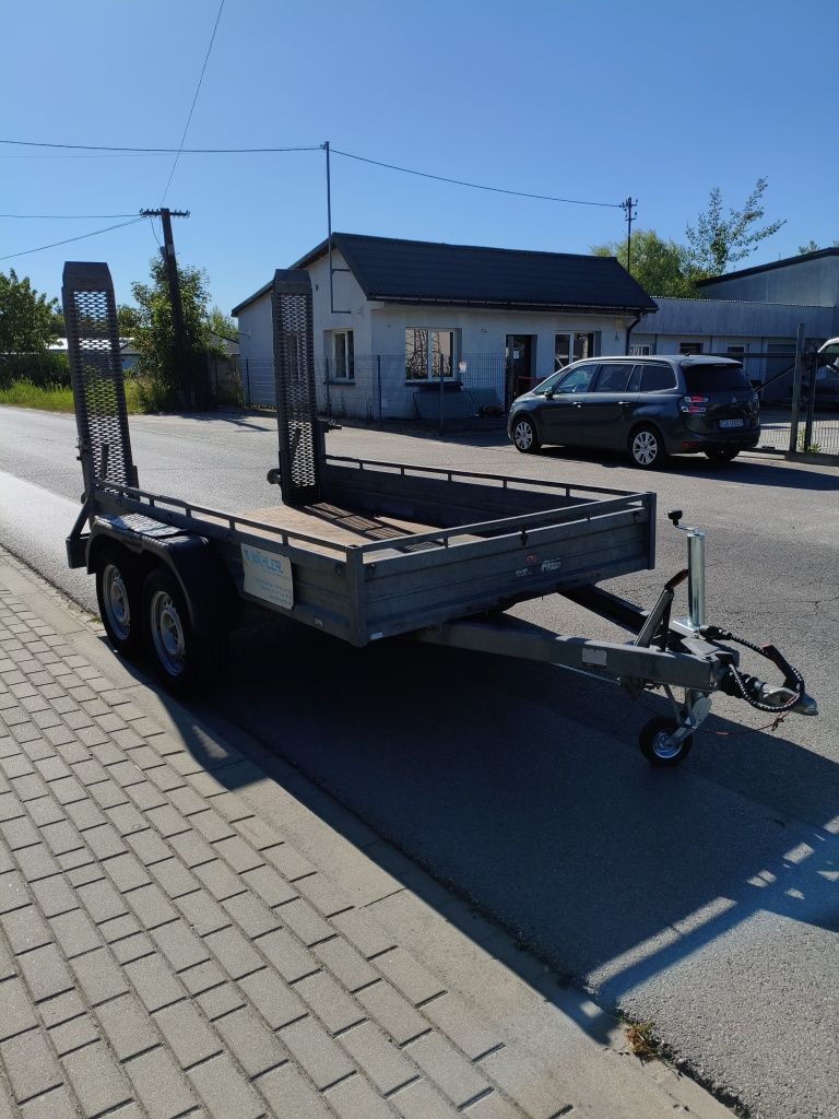 DMC 2500 kg mocna przyczepa pod minikoparkę i inne maszyny budowlane