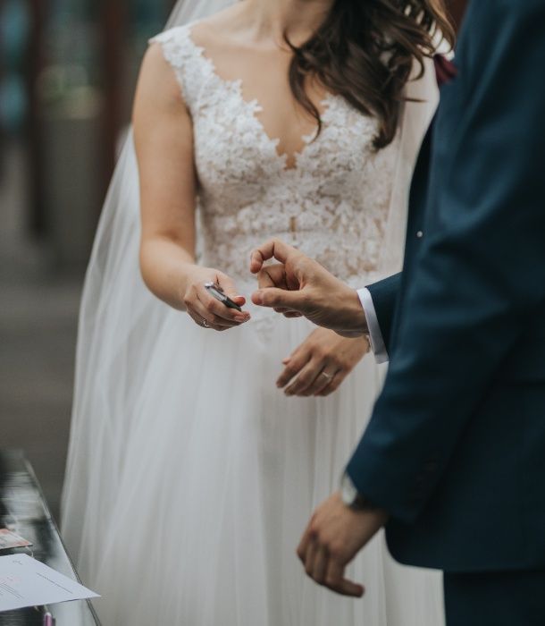 Suknia ślubna, model Kora z tyłem Agnes, z salonu Madonna