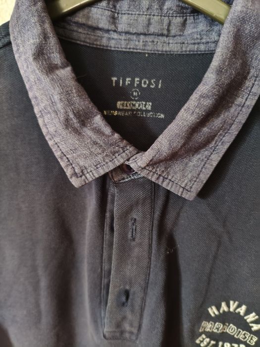 Polo azul marinho da marca Tiffosi