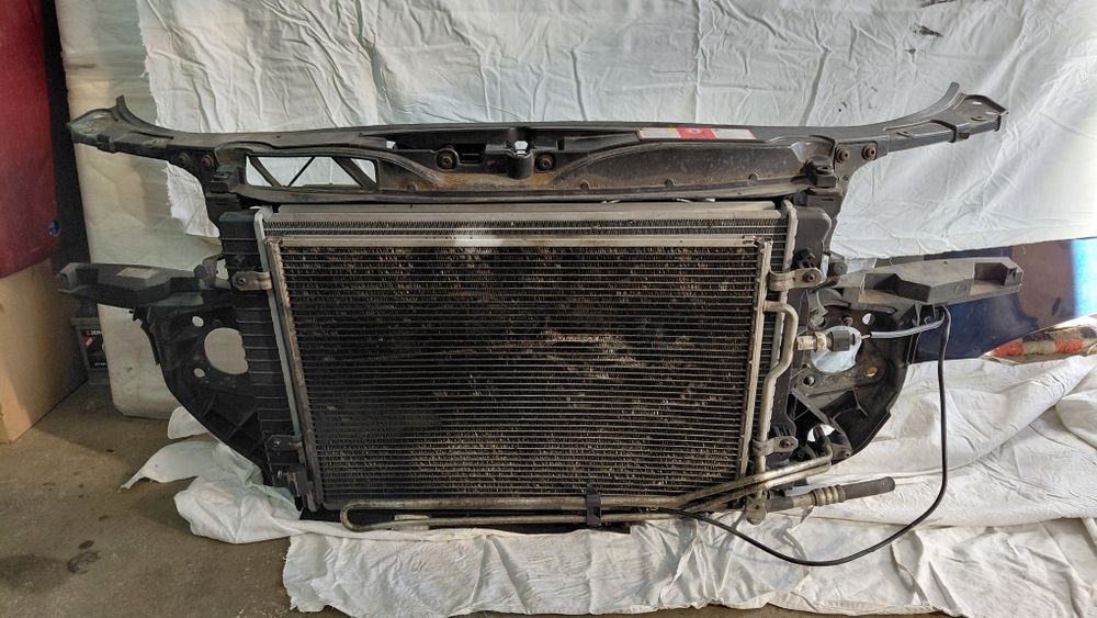 Pas przedni Audi A4 b6 automat.