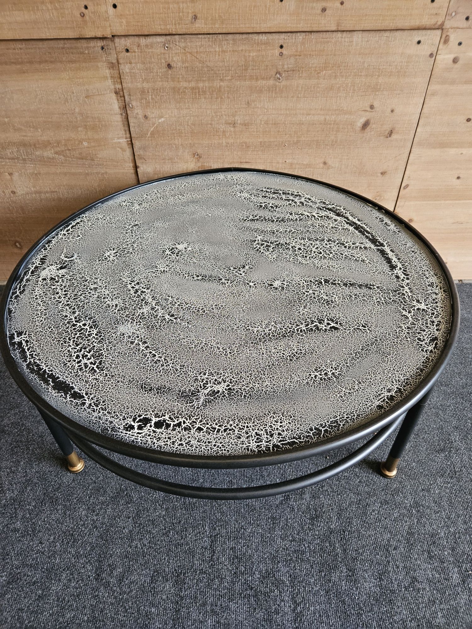 Metalowy okrągły stolik kawowy ława z efektem pęknięć