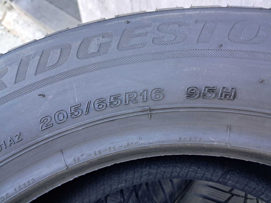 Резина зима НОВА Bridgestone 205/65 R16 Blizzak LM001 *