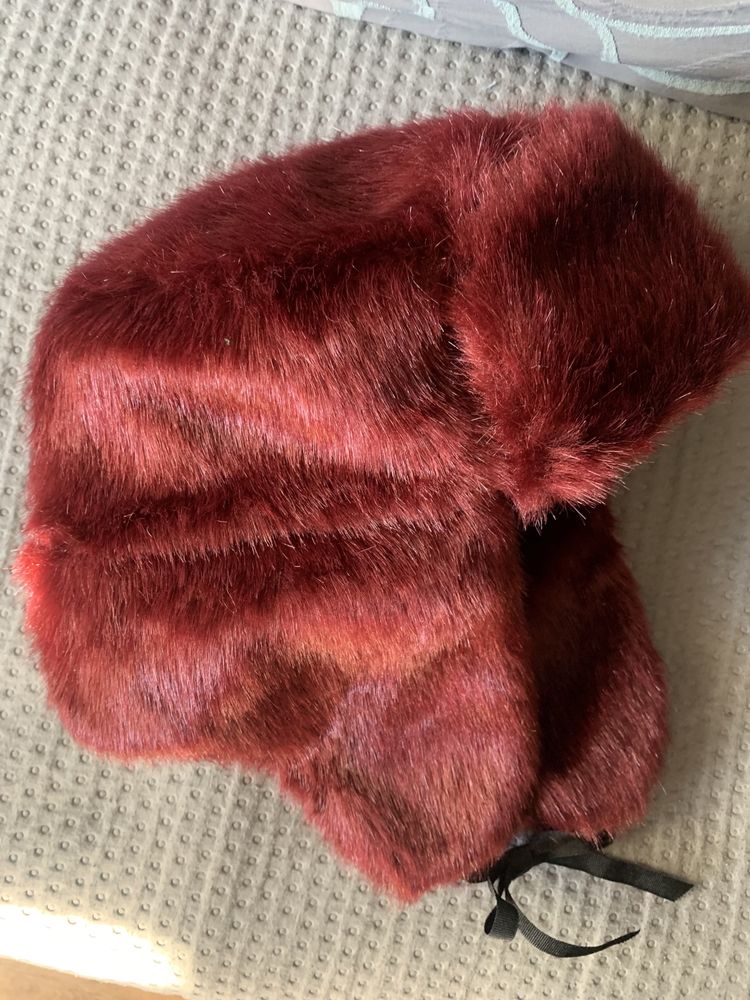 Futerkowa czapka H&M