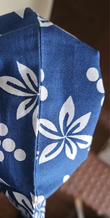 Tecido florido para costura e 4 fronhas almofadas