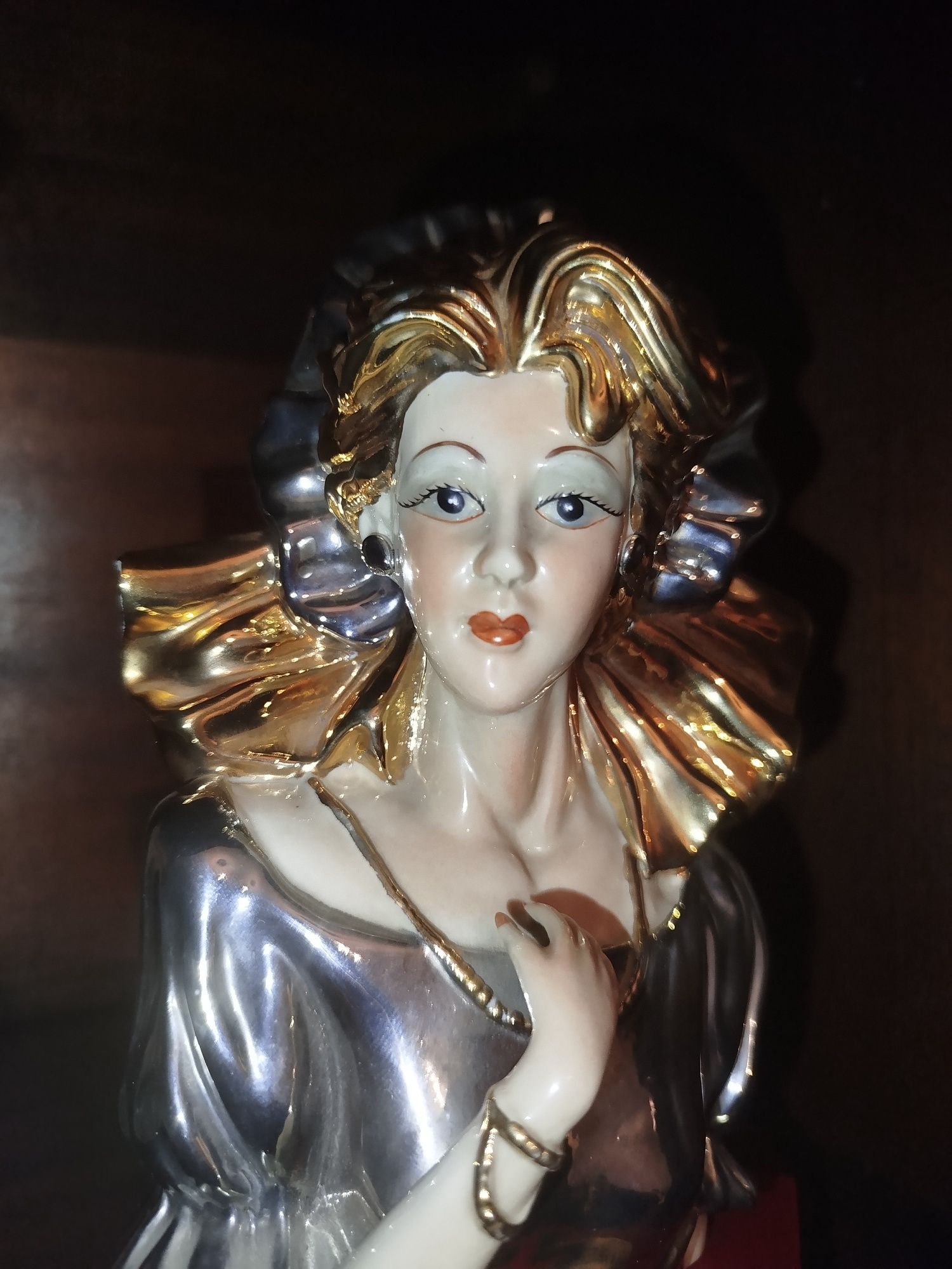 Busto Feminino Vintage em Porcelana e Ouro - Marca Carfilarte